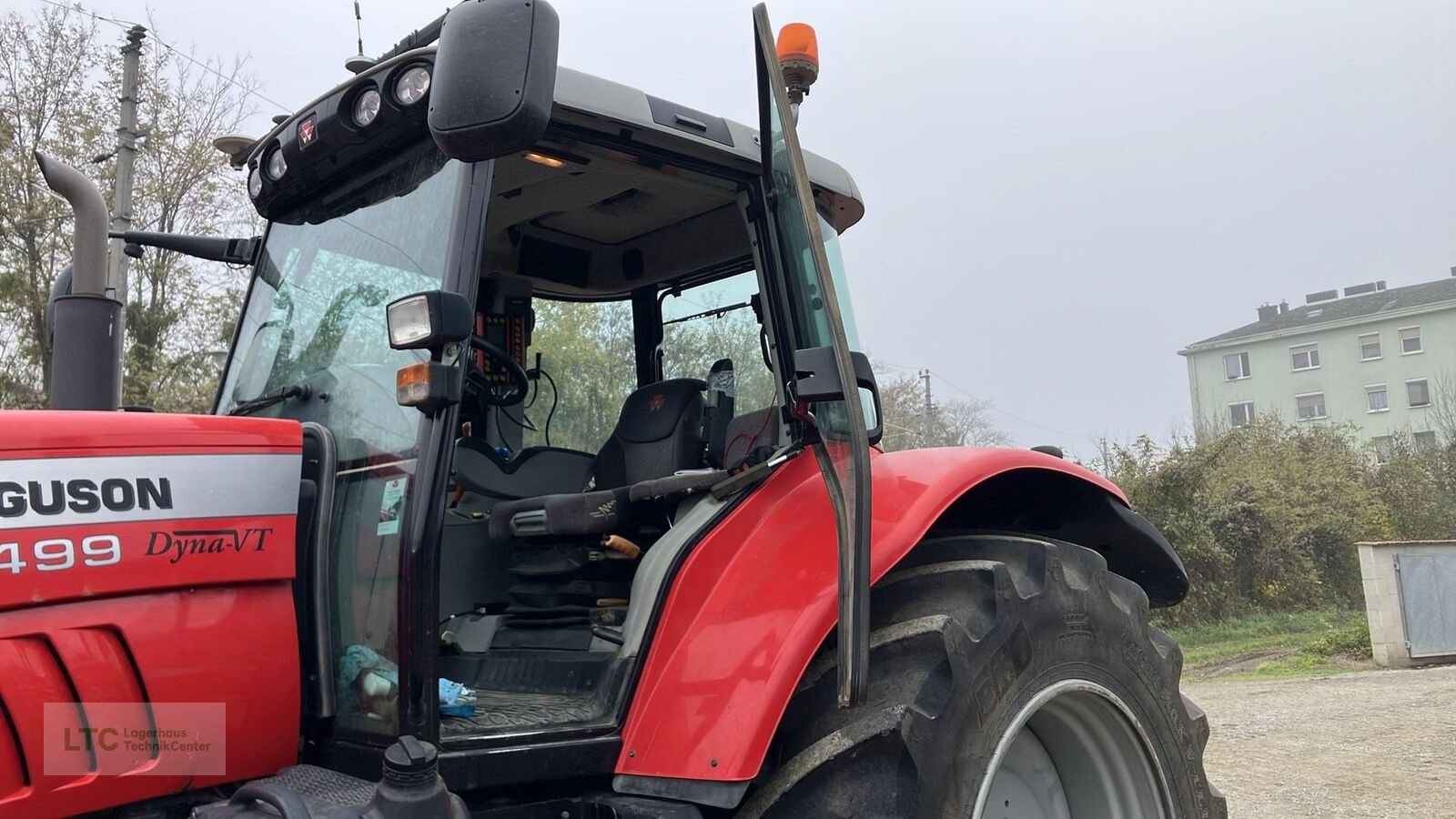 Traktor of the type Massey Ferguson 7499 Dyna-VT, Gebrauchtmaschine in Eggendorf (Picture 5)