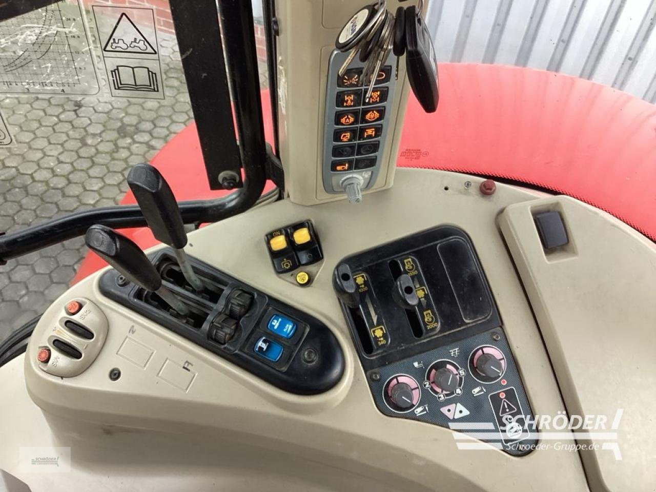 Traktor типа Massey Ferguson 7616 DYNA-6 EFFICIENT, Gebrauchtmaschine в Norden (Фотография 8)