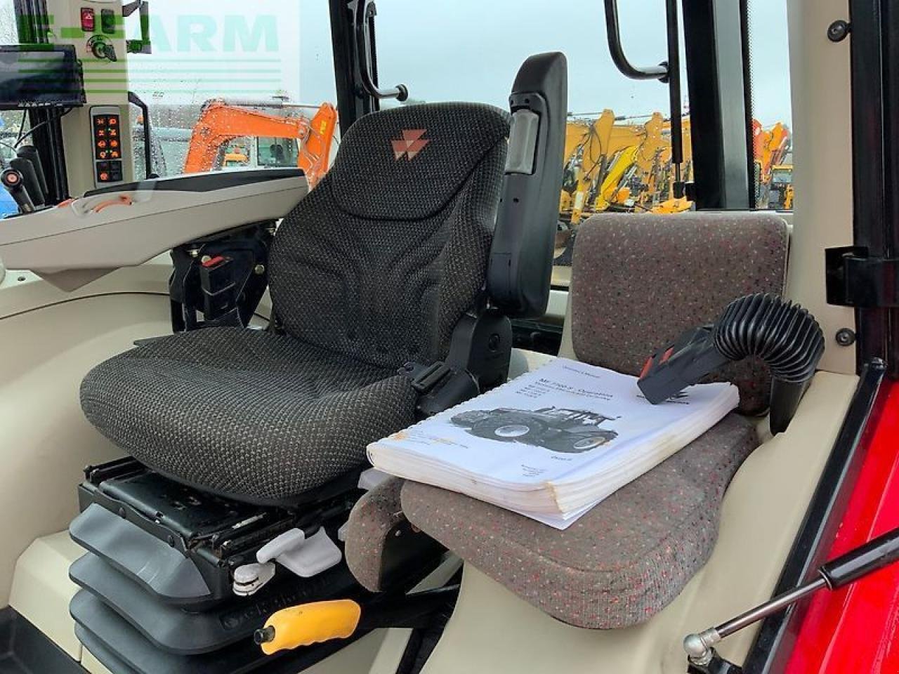 Traktor типа Massey Ferguson 7620 dyna6 tractor (st25560), Gebrauchtmaschine в SHAFTESBURY (Фотография 17)