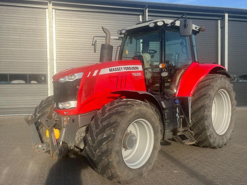 Traktor от тип Massey Ferguson 7620, Gebrauchtmaschine в Hapert (Снимка 4)