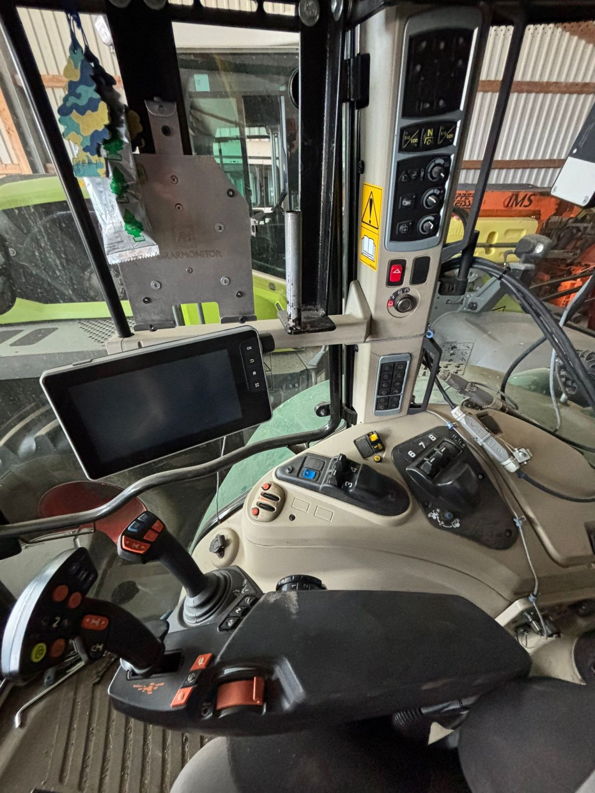 Traktor типа Massey Ferguson 7716, Gebrauchtmaschine в Wiedergeltingen (Фотография 8)