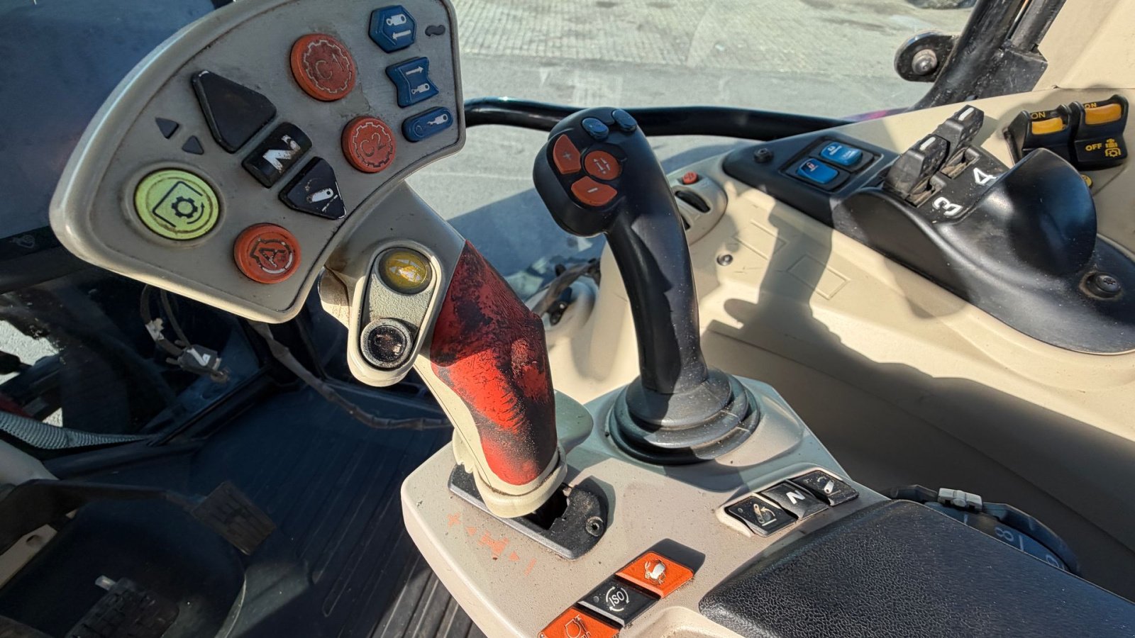 Traktor des Typs Massey Ferguson 7718 Dyna-6 EXCLUSIVE MED FRONT PTO OG TOPCON AUTOSTYRING!, Gebrauchtmaschine in Nørager (Bild 16)