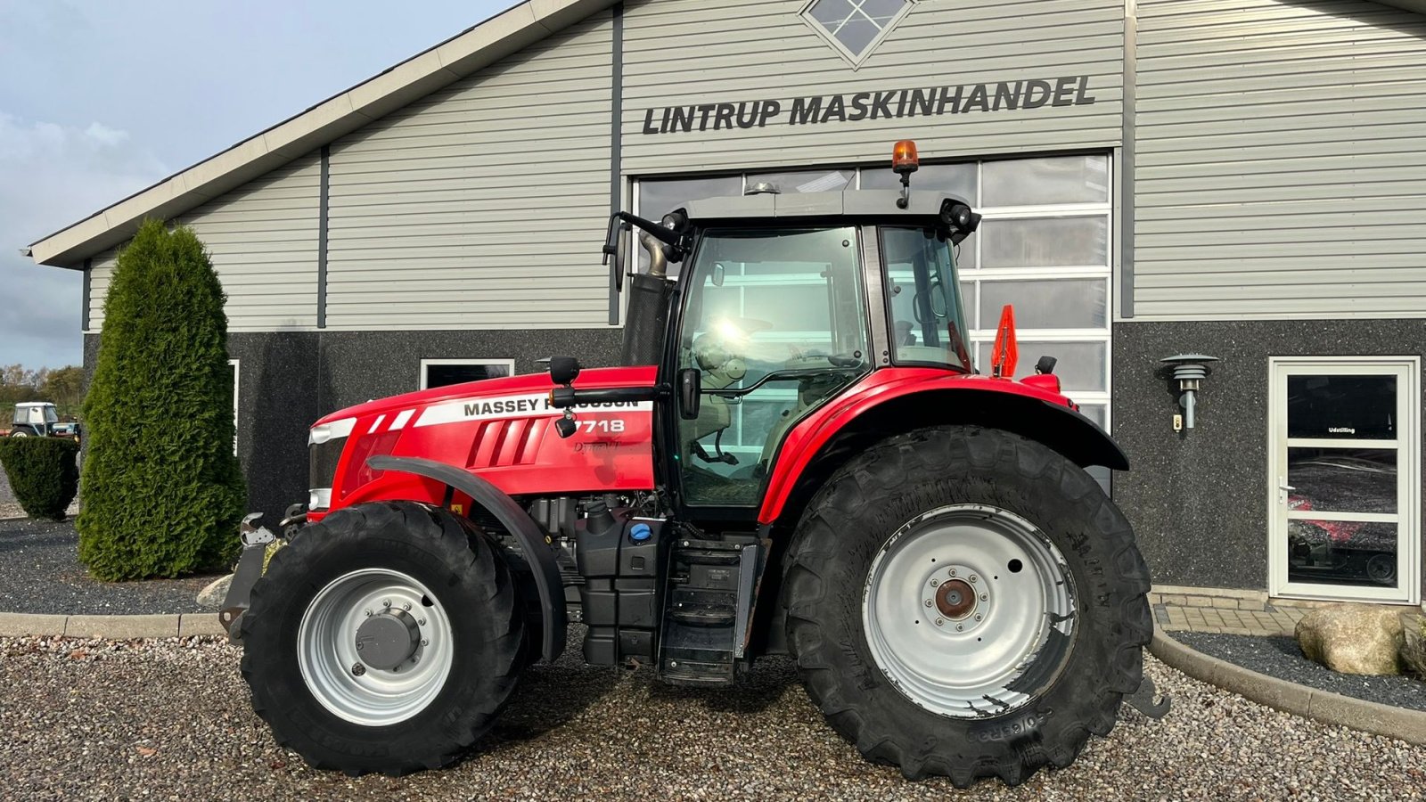 Traktor des Typs Massey Ferguson 7718 Dyna VT Med frontlift og frontPTO, Gebrauchtmaschine in Lintrup (Bild 13)