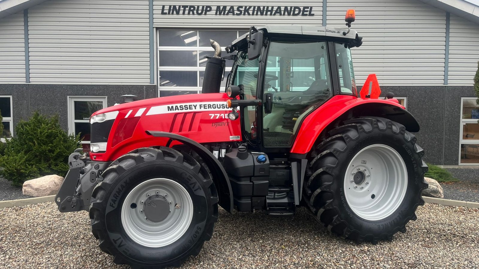 Traktor des Typs Massey Ferguson 7718 Dyna VT Med frontlift og frontPTO, Gebrauchtmaschine in Lintrup (Bild 1)