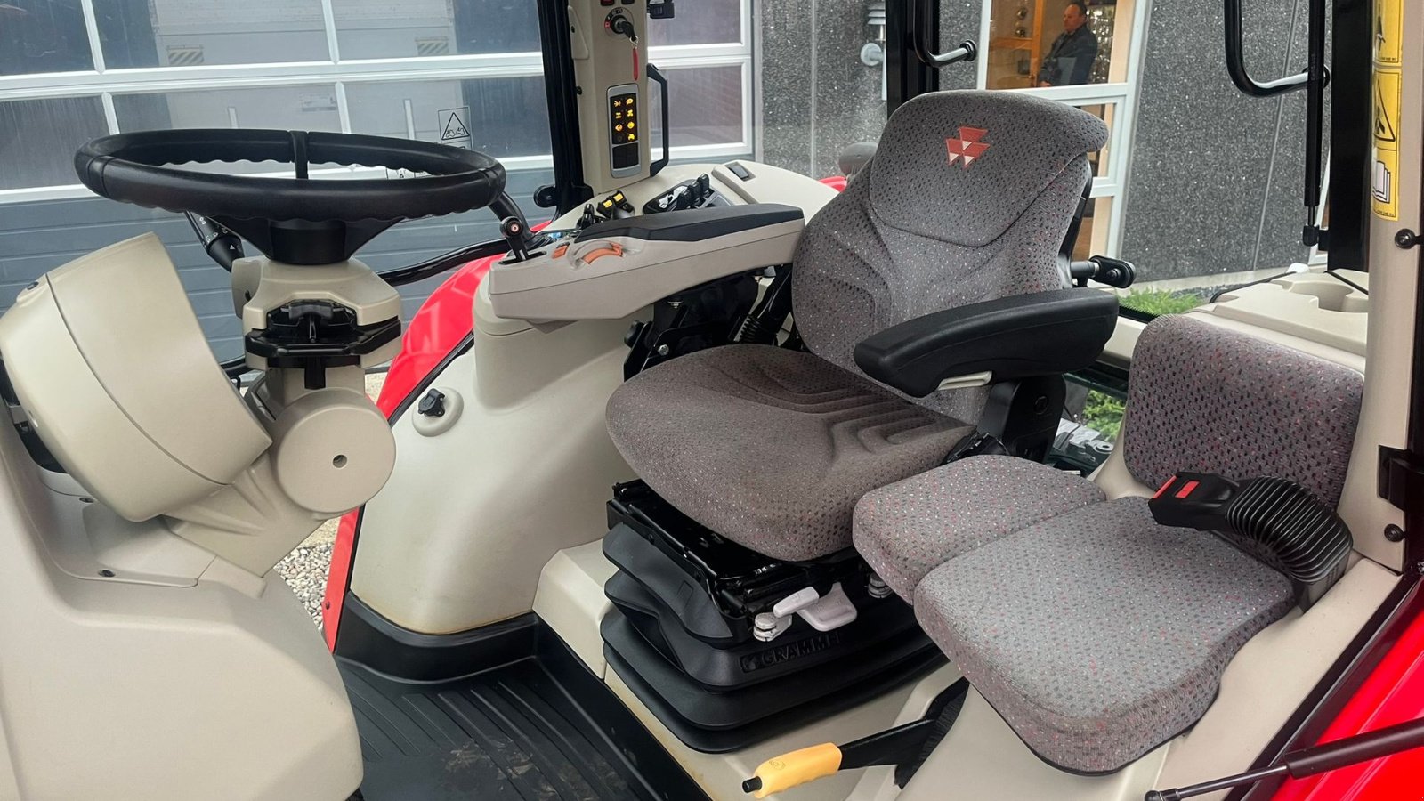 Traktor des Typs Massey Ferguson 7718 Dyna VT Med frontlift og frontPTO, Gebrauchtmaschine in Lintrup (Bild 8)