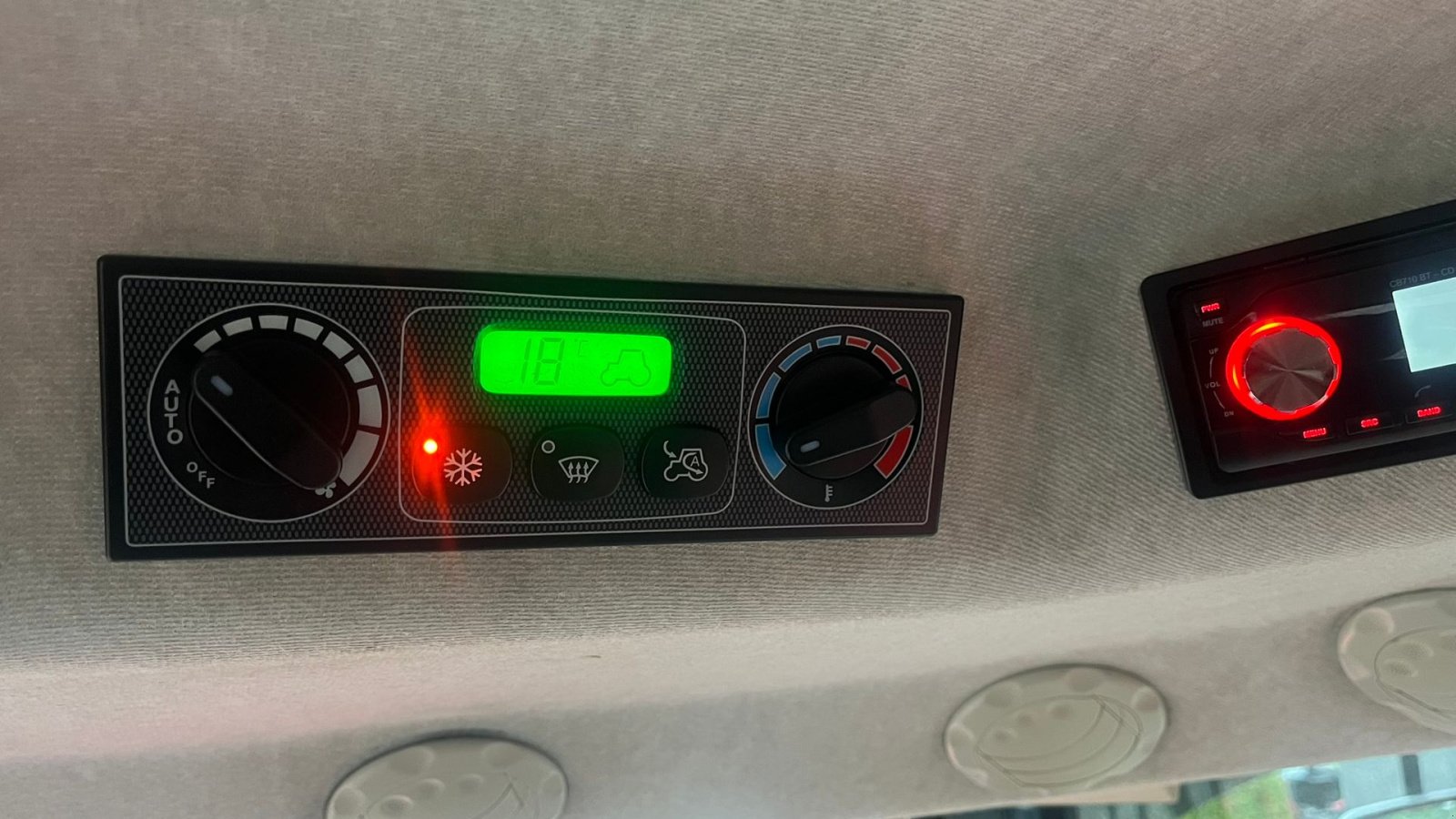 Traktor des Typs Massey Ferguson 7718 Dyna VT Med frontlift og frontPTO, Gebrauchtmaschine in Lintrup (Bild 10)