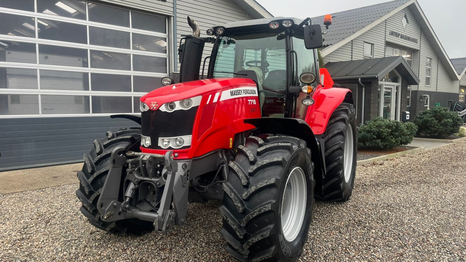 Traktor des Typs Massey Ferguson 7718 Dyna VT Med frontlift og frontPTO, Gebrauchtmaschine in Lintrup (Bild 12)