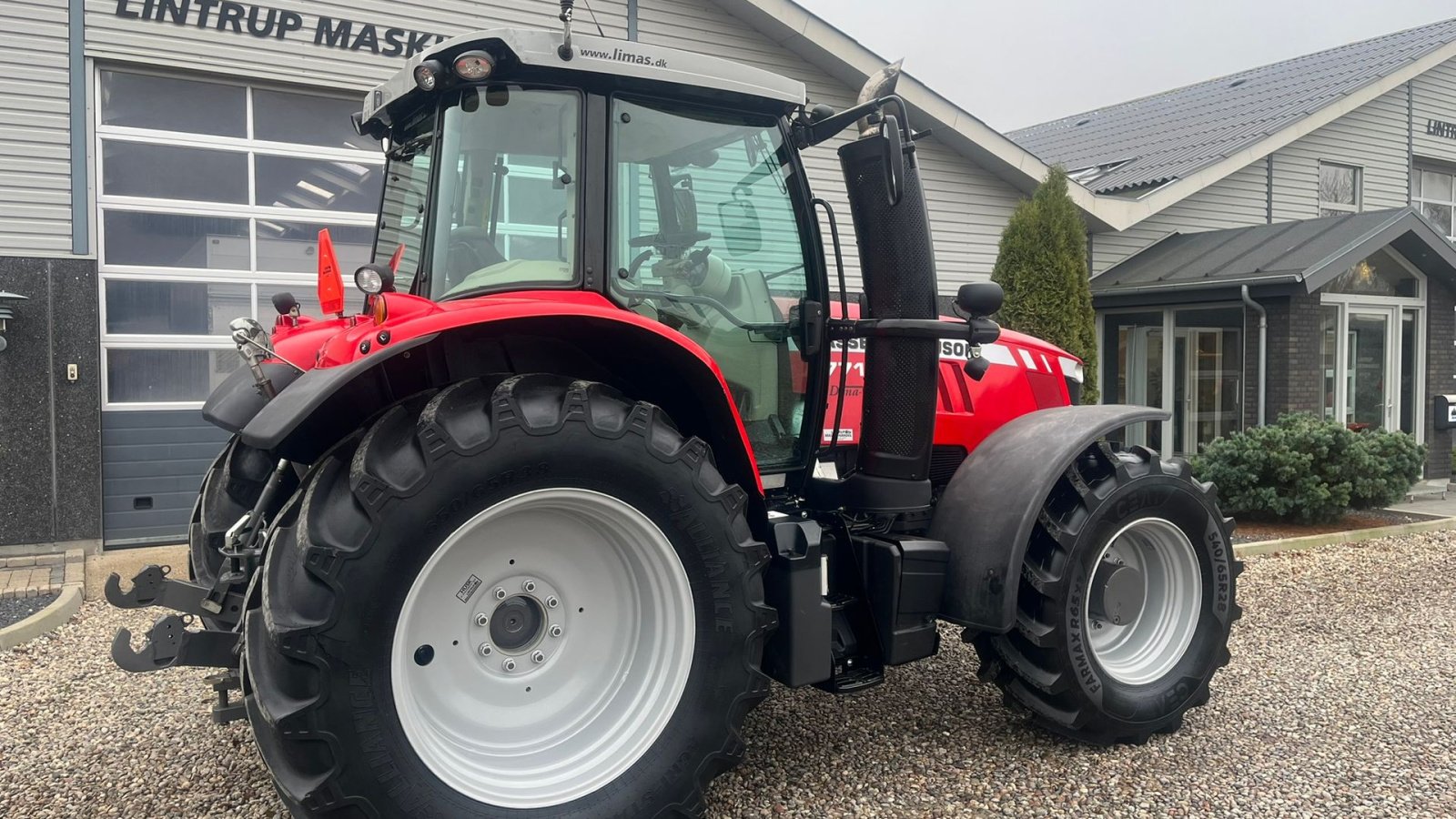 Traktor des Typs Massey Ferguson 7718 Dyna VT Med frontlift og frontPTO, Gebrauchtmaschine in Lintrup (Bild 16)