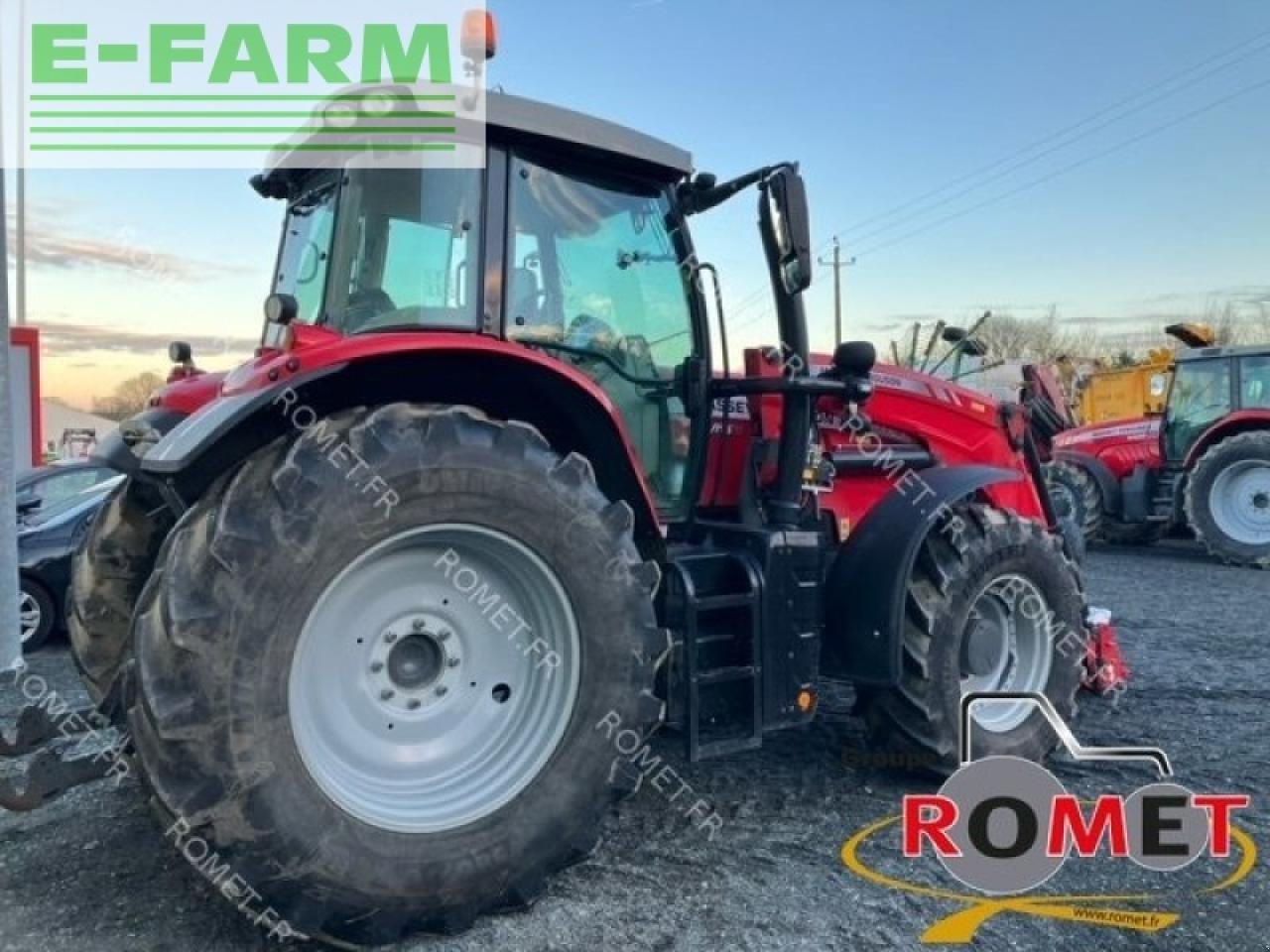 Traktor of the type Massey Ferguson 7718 s d6 ef mr, Gebrauchtmaschine in GENNES-SUR-GLAIZE (Picture 4)