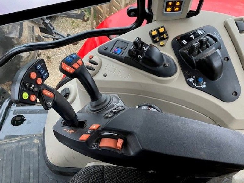 Traktor typu Massey Ferguson 7718 S DVT EXCLUSIVE, Gebrauchtmaschine v POUSSAY (Obrázek 7)