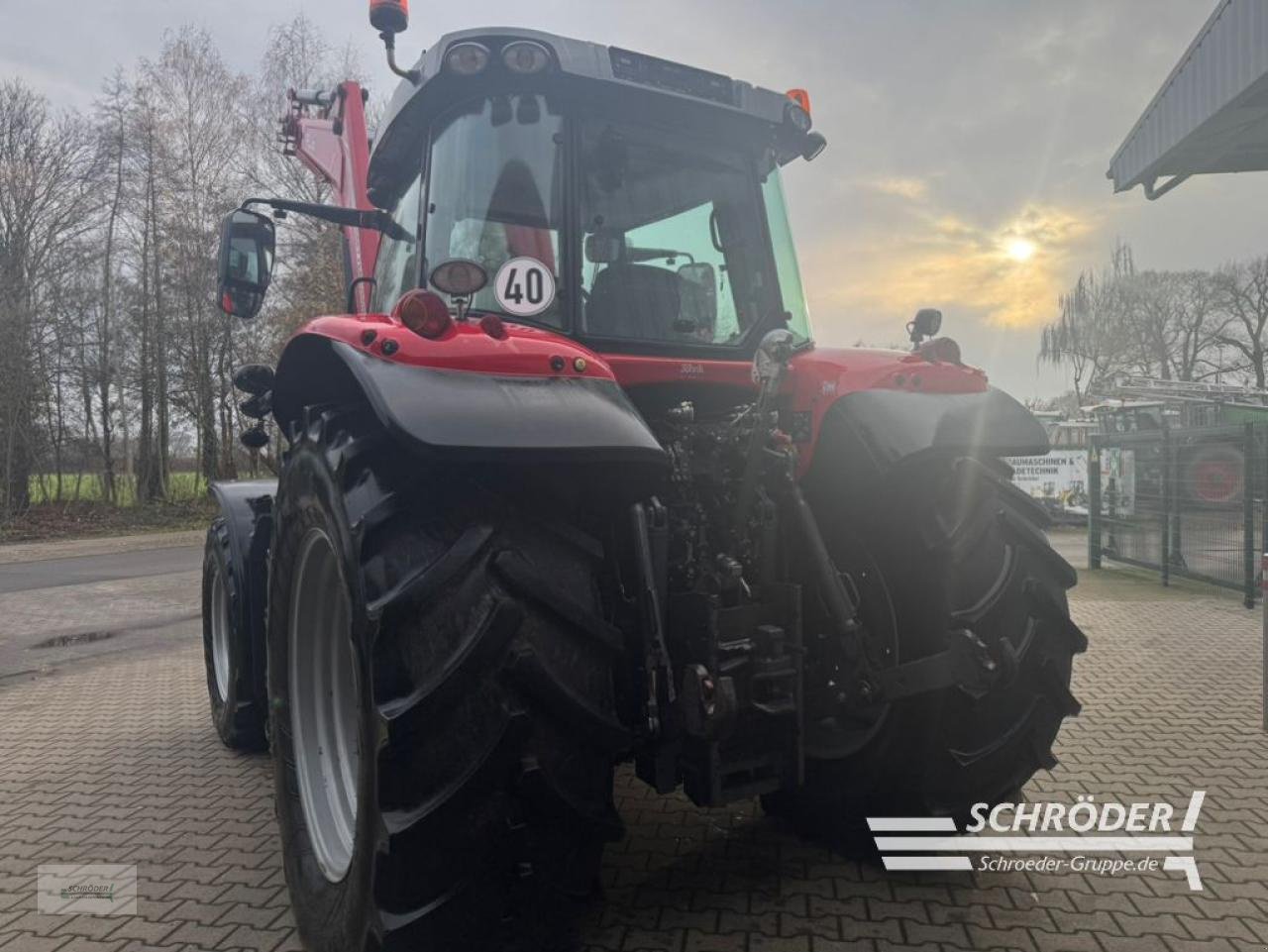 Traktor of the type Massey Ferguson 7718 S DYNA-6 EFFICIENT, Gebrauchtmaschine in Wildeshausen (Picture 9)