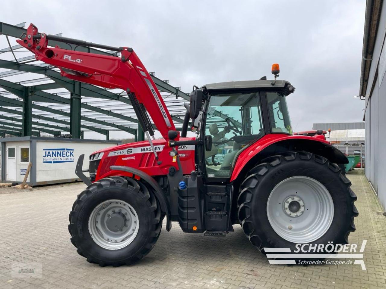 Traktor типа Massey Ferguson 7718 S DYNA-6 EFFICIENT, Gebrauchtmaschine в Wildeshausen (Фотография 18)