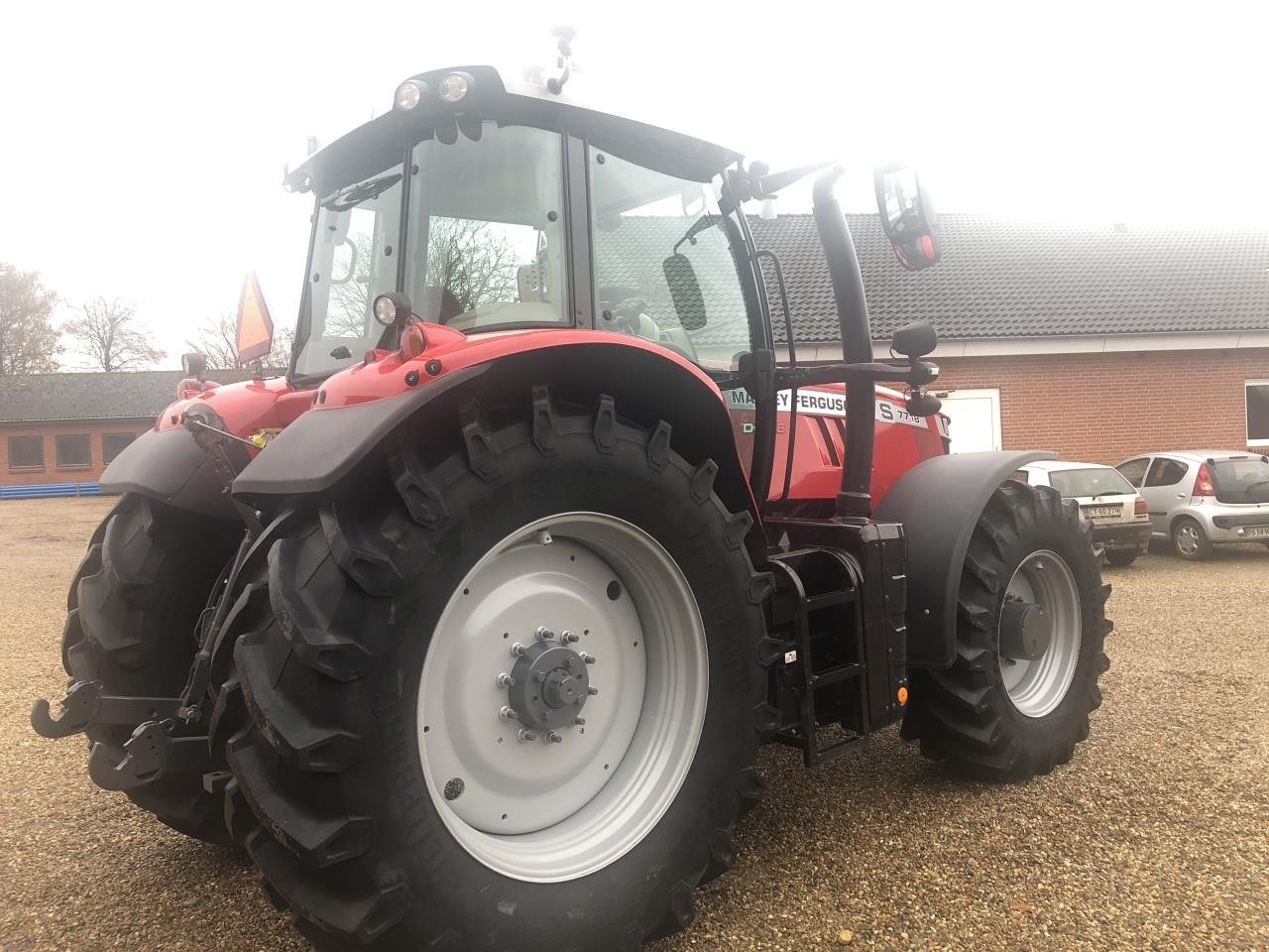 Traktor van het type Massey Ferguson 7718S DYNA 6 NEW EFF, Gebrauchtmaschine in Jelling (Foto 3)