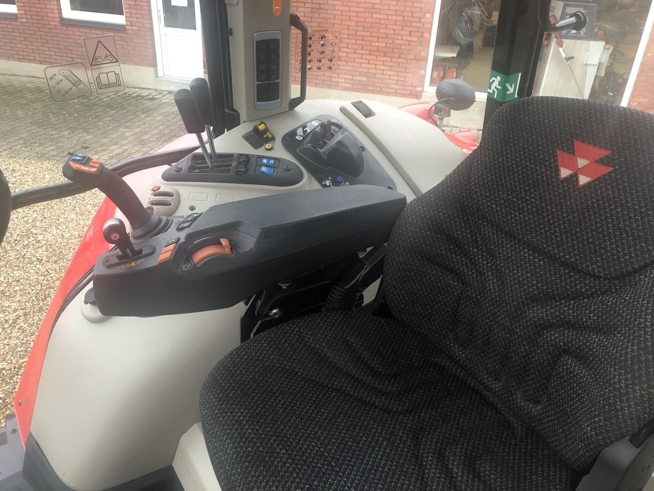 Traktor van het type Massey Ferguson 7718S DYNA 6 NEW EFF, Gebrauchtmaschine in Jelling (Foto 5)