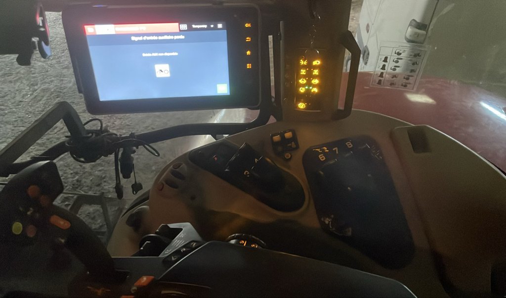 Traktor типа Massey Ferguson 7718S DYNA-VT EXCLUSIVE, Gebrauchtmaschine в Millau (Фотография 10)