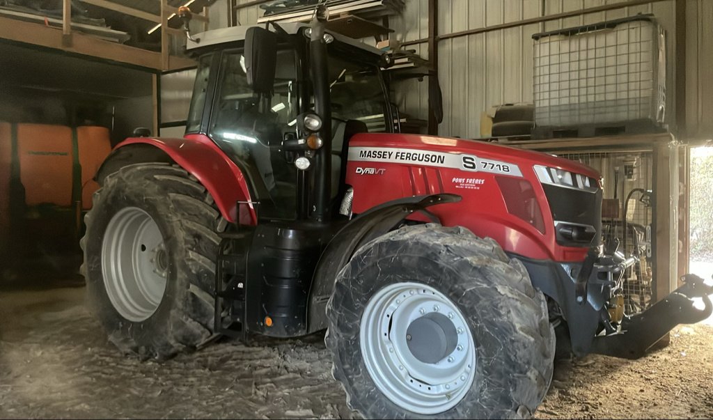 Traktor типа Massey Ferguson 7718S DYNA-VT EXCLUSIVE, Gebrauchtmaschine в Millau (Фотография 1)