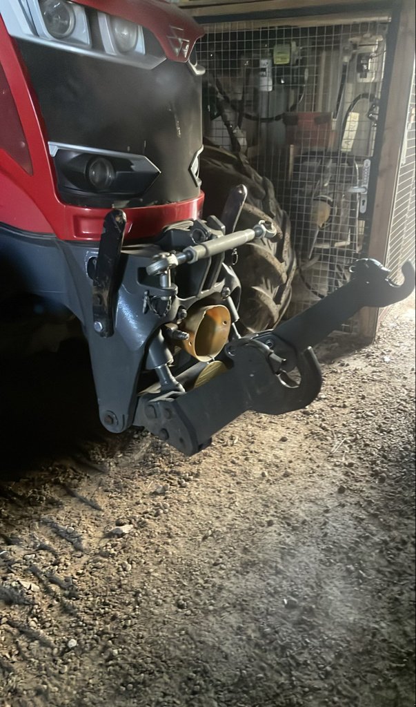 Traktor типа Massey Ferguson 7718S DYNA-VT EXCLUSIVE, Gebrauchtmaschine в Millau (Фотография 7)