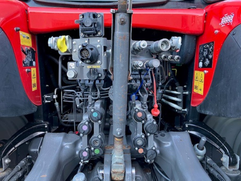 Traktor des Typs Massey Ferguson 7719 S DVT EXCLUSIVE, Gebrauchtmaschine in POUSSAY (Bild 9)