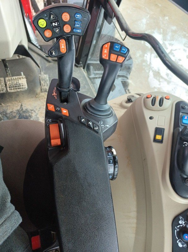 Traktor typu Massey Ferguson 7719 S Dyna VT, Gebrauchtmaschine v Schleitheim (Obrázok 5)