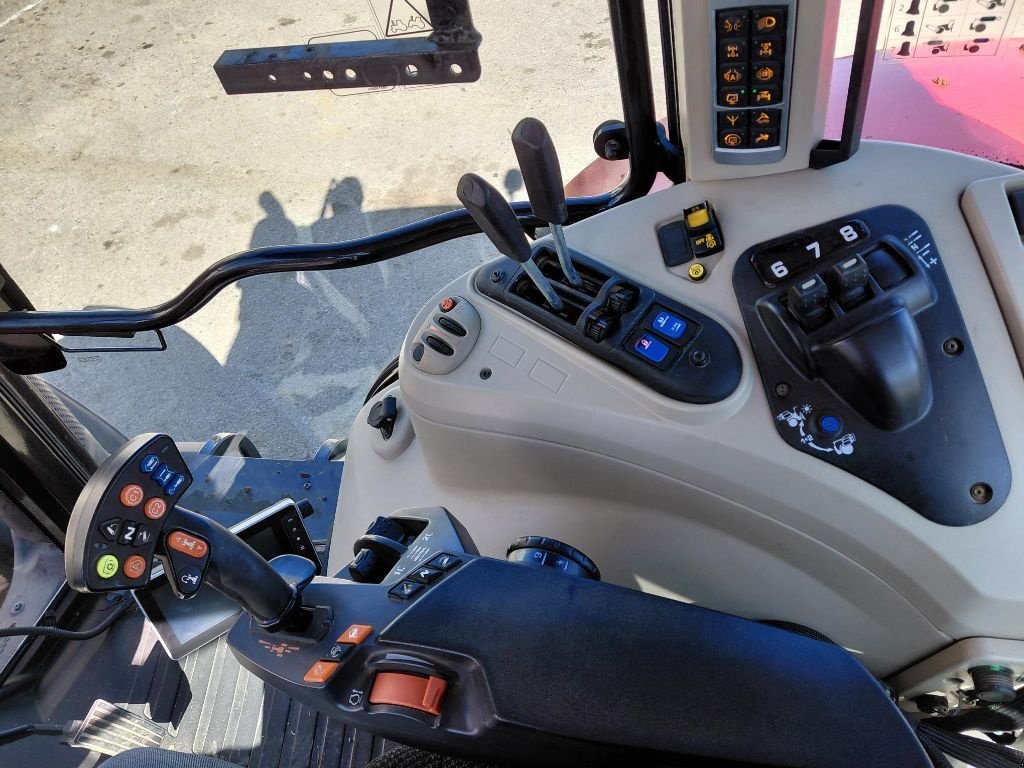 Traktor tip Massey Ferguson 7720 S D 6 EFFICIENT, Gebrauchtmaschine in Ligny-en-Barrois (Poză 7)