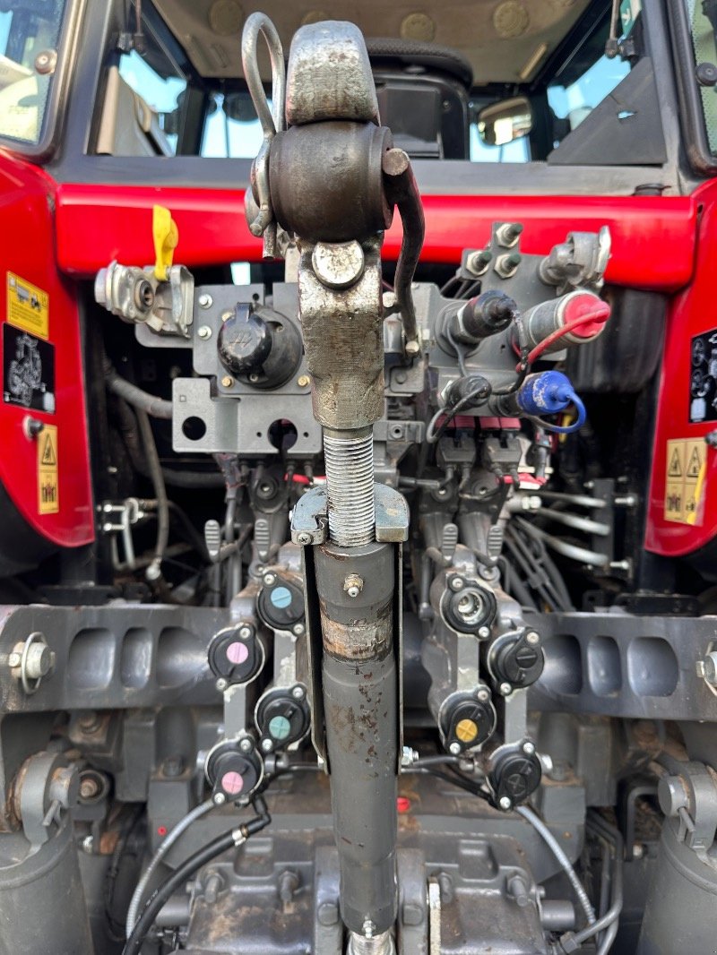 Traktor of the type Massey Ferguson 7720 S Dyna6  PTO, Gebrauchtmaschine in Liebenwalde (Picture 13)