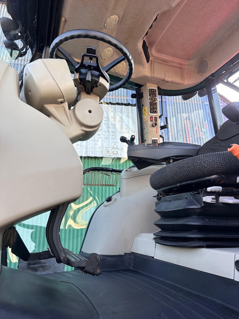 Traktor of the type Massey Ferguson 7720 S Dyna6  PTO, Gebrauchtmaschine in Liebenwalde (Picture 24)