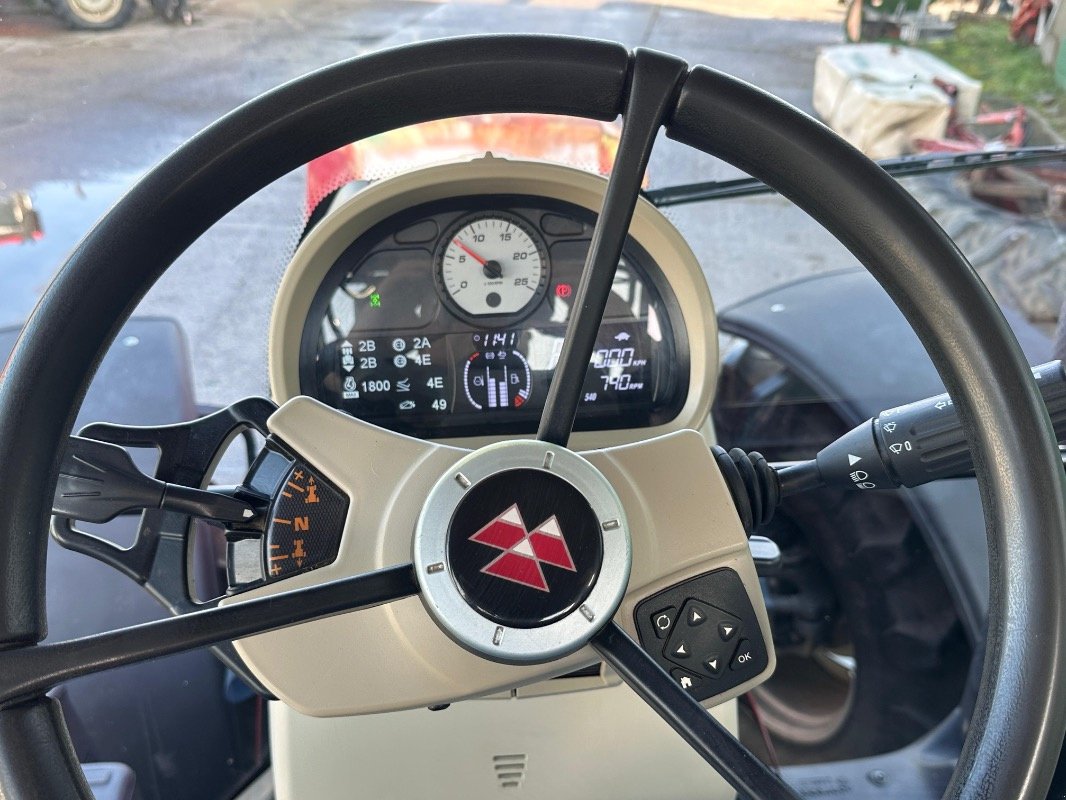 Traktor of the type Massey Ferguson 7720 S Dyna6  PTO, Gebrauchtmaschine in Liebenwalde (Picture 29)