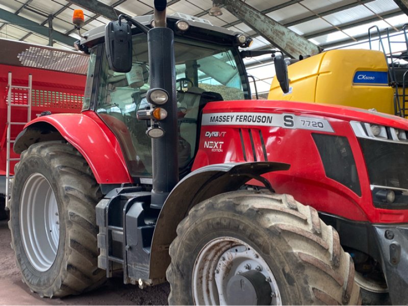 Traktor типа Massey Ferguson 7720S DYNA-VT EXCLUSIVE, Gebrauchtmaschine в Calmont (Фотография 1)