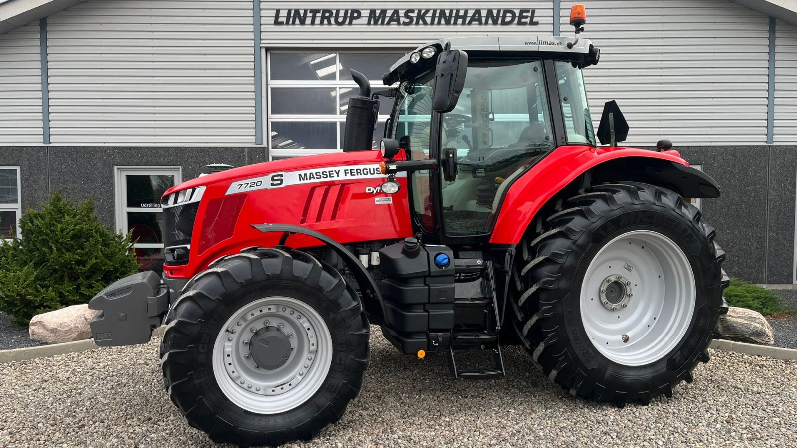 Traktor vrste Massey Ferguson 7720S Exclusive Dyna VT, Gebrauchtmaschine v Lintrup (Slika 1)