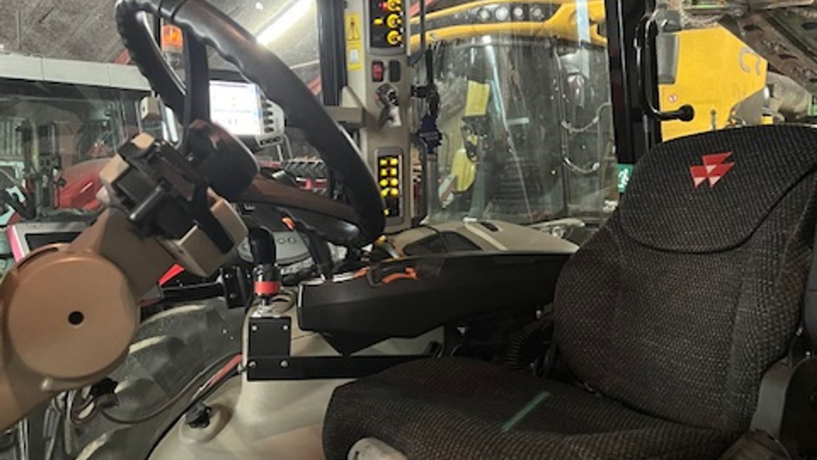 Traktor of the type Massey Ferguson 7720S Velholdt traktor.  Har aldrig lavet andet end at køre med sprøjte., Gebrauchtmaschine in Lintrup (Picture 11)