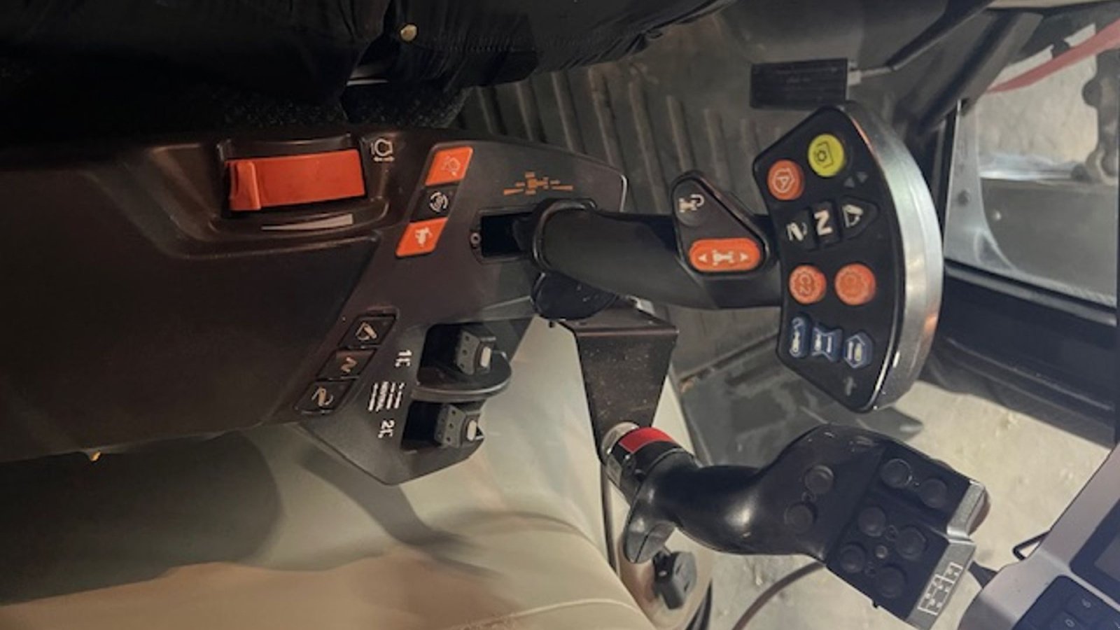 Traktor of the type Massey Ferguson 7720S Velholdt traktor.  Har aldrig lavet andet end at køre med sprøjte., Gebrauchtmaschine in Lintrup (Picture 9)