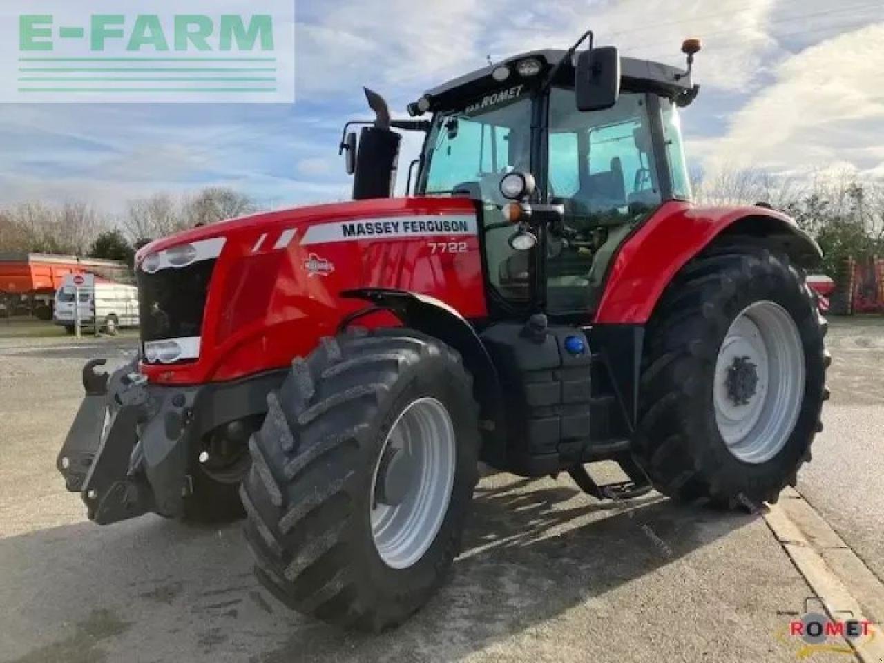 Traktor du type Massey Ferguson 7722 d6 ef Efficient, Gebrauchtmaschine en GENNES-SUR-GLAIZE (Photo 2)