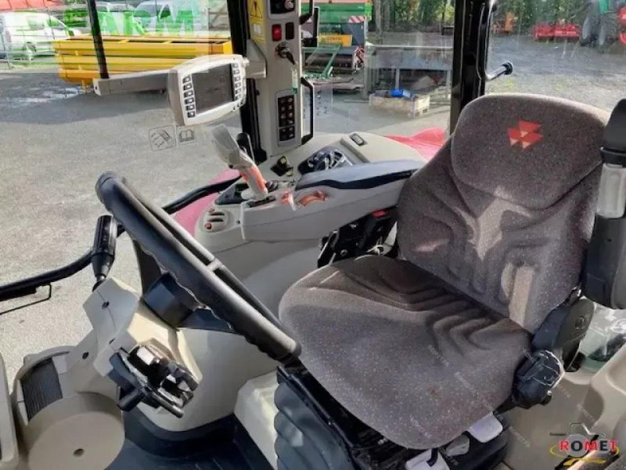 Traktor du type Massey Ferguson 7722 d6 ef Efficient, Gebrauchtmaschine en GENNES-SUR-GLAIZE (Photo 5)