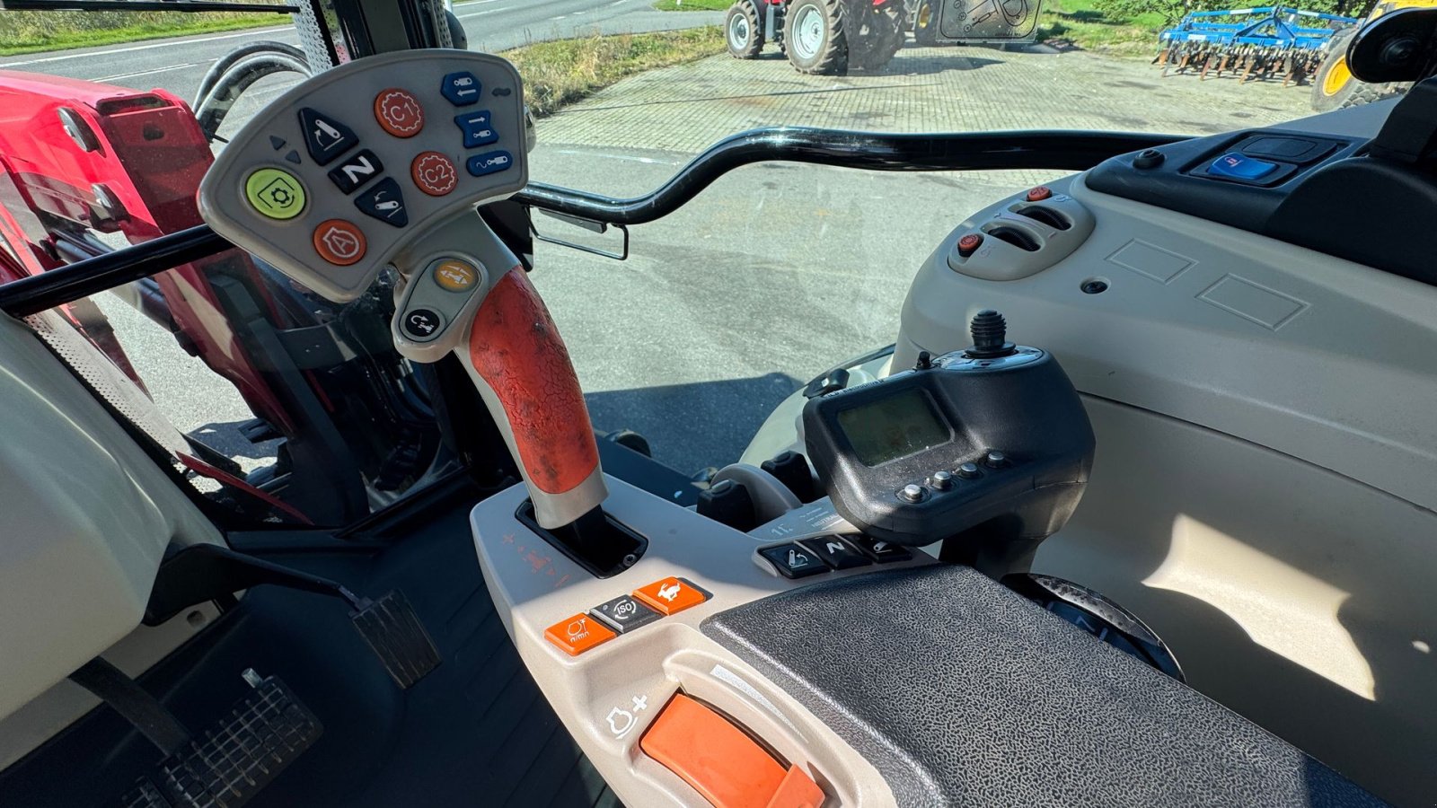 Traktor типа Massey Ferguson 7724 Dyna VT KUN 4000 TIMER OG EKSTREM FLOT!, Gebrauchtmaschine в Nørager (Фотография 15)