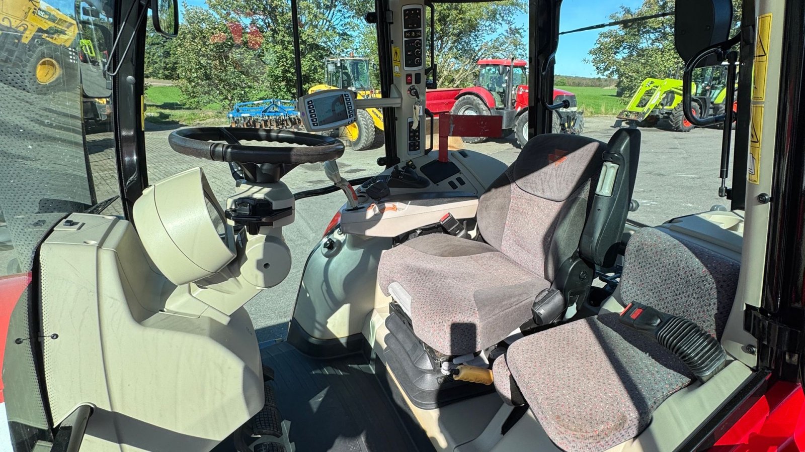 Traktor типа Massey Ferguson 7724 Dyna VT KUN 4000 TIMER OG EKSTREM FLOT!, Gebrauchtmaschine в Nørager (Фотография 13)