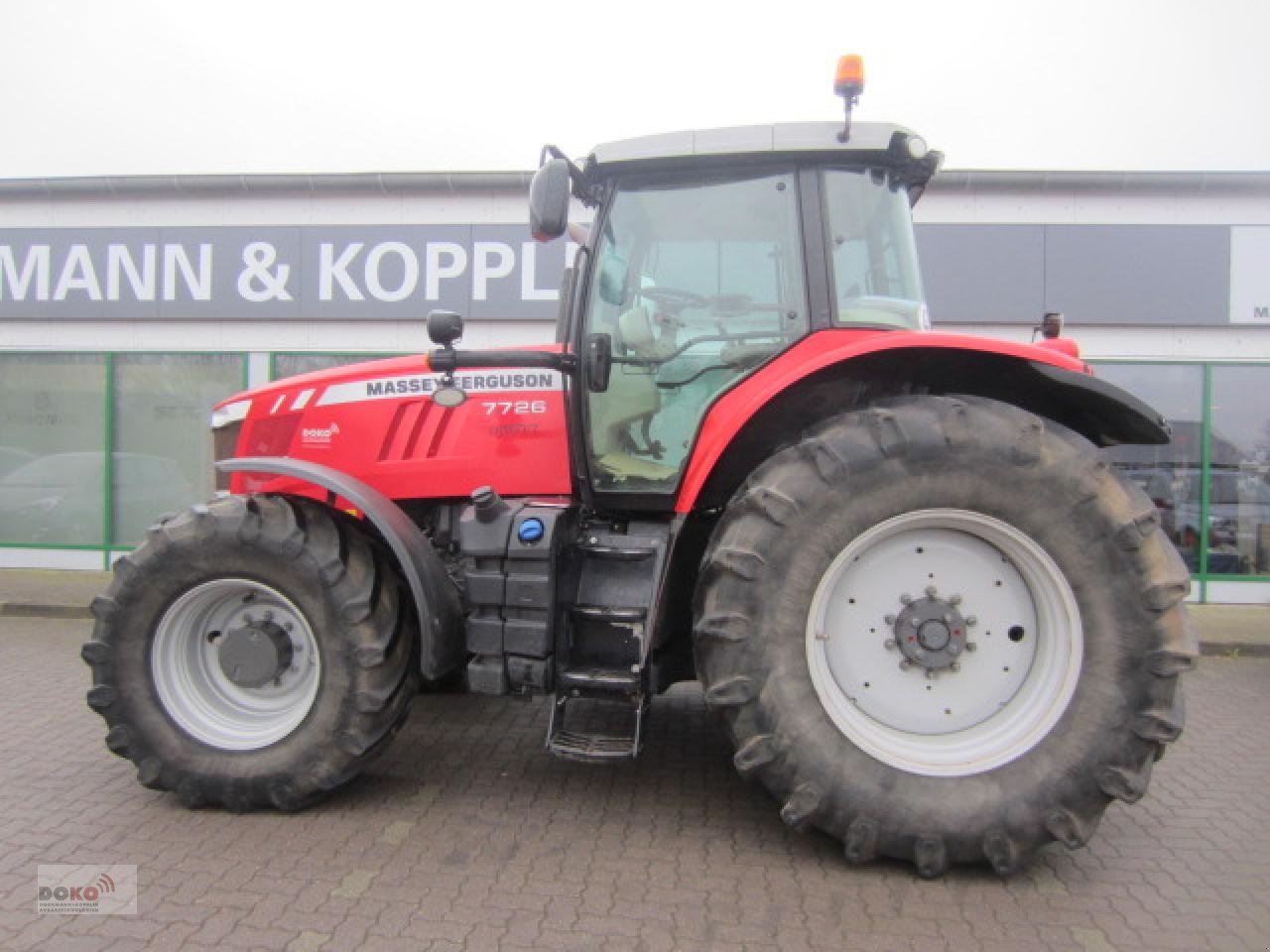 Traktor des Typs Massey Ferguson 7726 DVT Exclusive, Gebrauchtmaschine in Schoenberg (Bild 1)