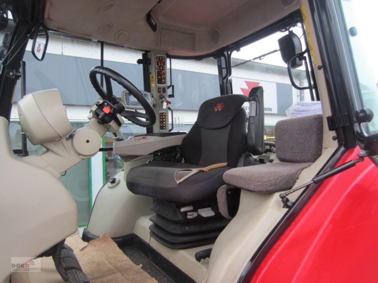 Traktor типа Massey Ferguson 7726 DVT Exclusive, Gebrauchtmaschine в Schoenberg (Фотография 10)