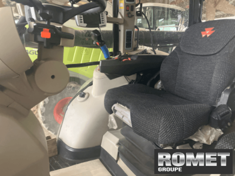 Traktor от тип Massey Ferguson 7726 S DV EX, Gebrauchtmaschine в Gennes sur glaize (Снимка 7)