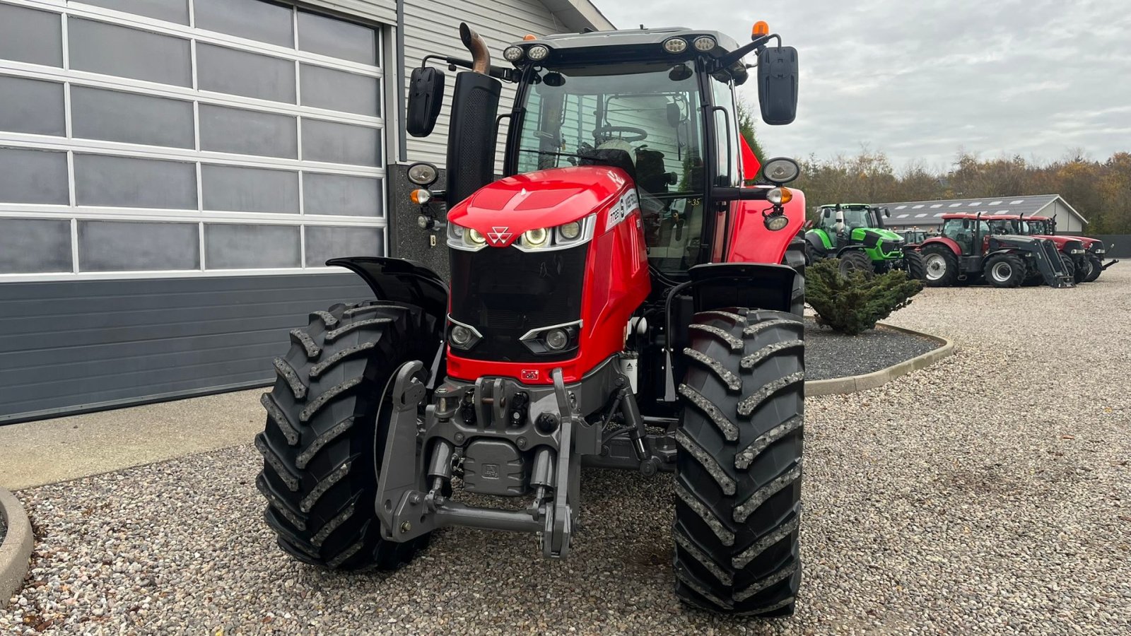 Traktor типа Massey Ferguson 7726 S DynaVT Med frontlift, Gebrauchtmaschine в Lintrup (Фотография 4)