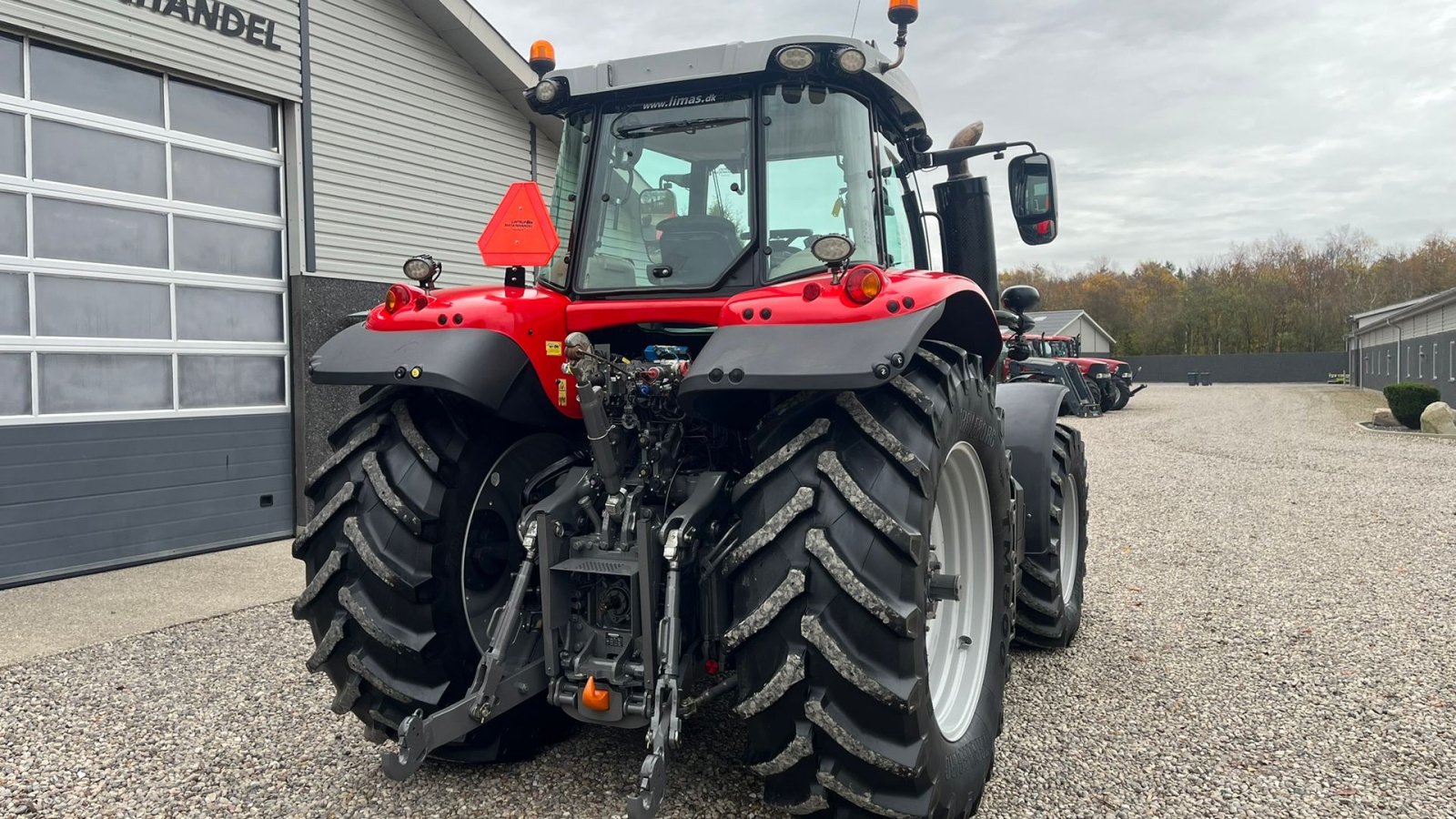 Traktor типа Massey Ferguson 7726 S DynaVT Med frontlift, Gebrauchtmaschine в Lintrup (Фотография 17)