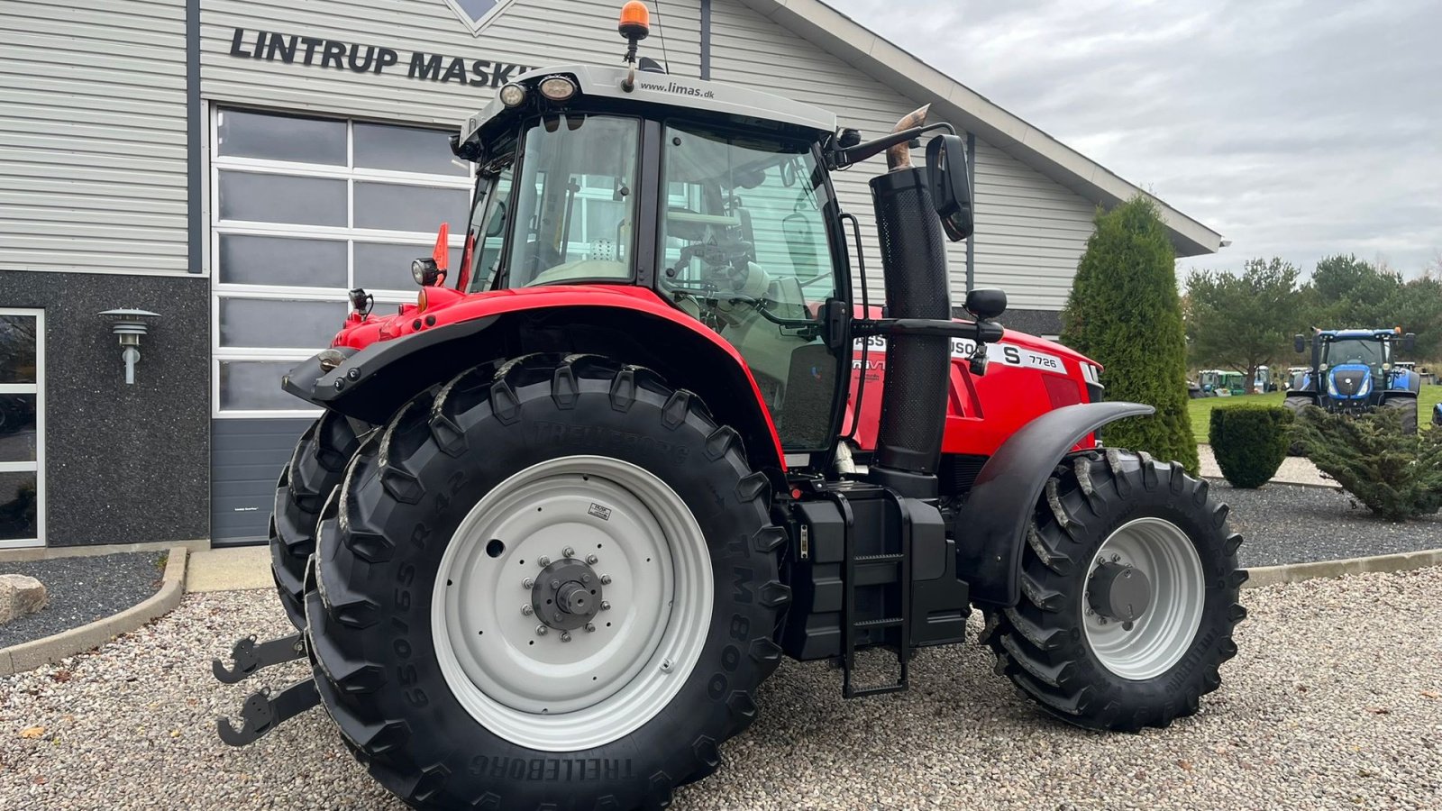 Traktor типа Massey Ferguson 7726 S DynaVT Med frontlift, Gebrauchtmaschine в Lintrup (Фотография 15)