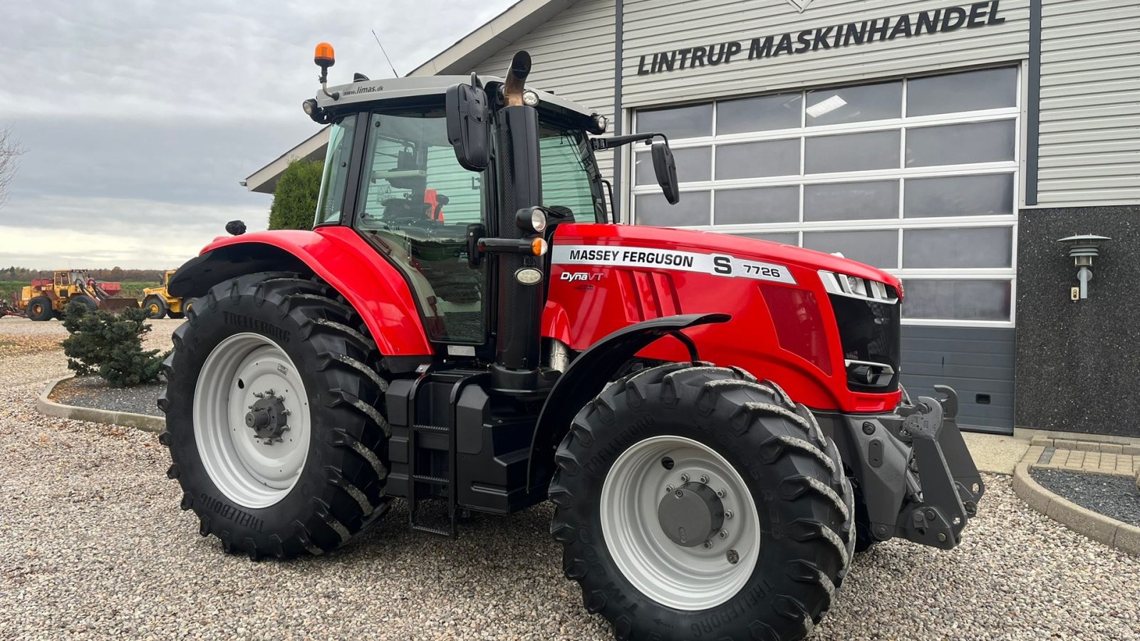 Traktor от тип Massey Ferguson 7726 S DynaVT Med frontlift, Gebrauchtmaschine в Lintrup (Снимка 18)