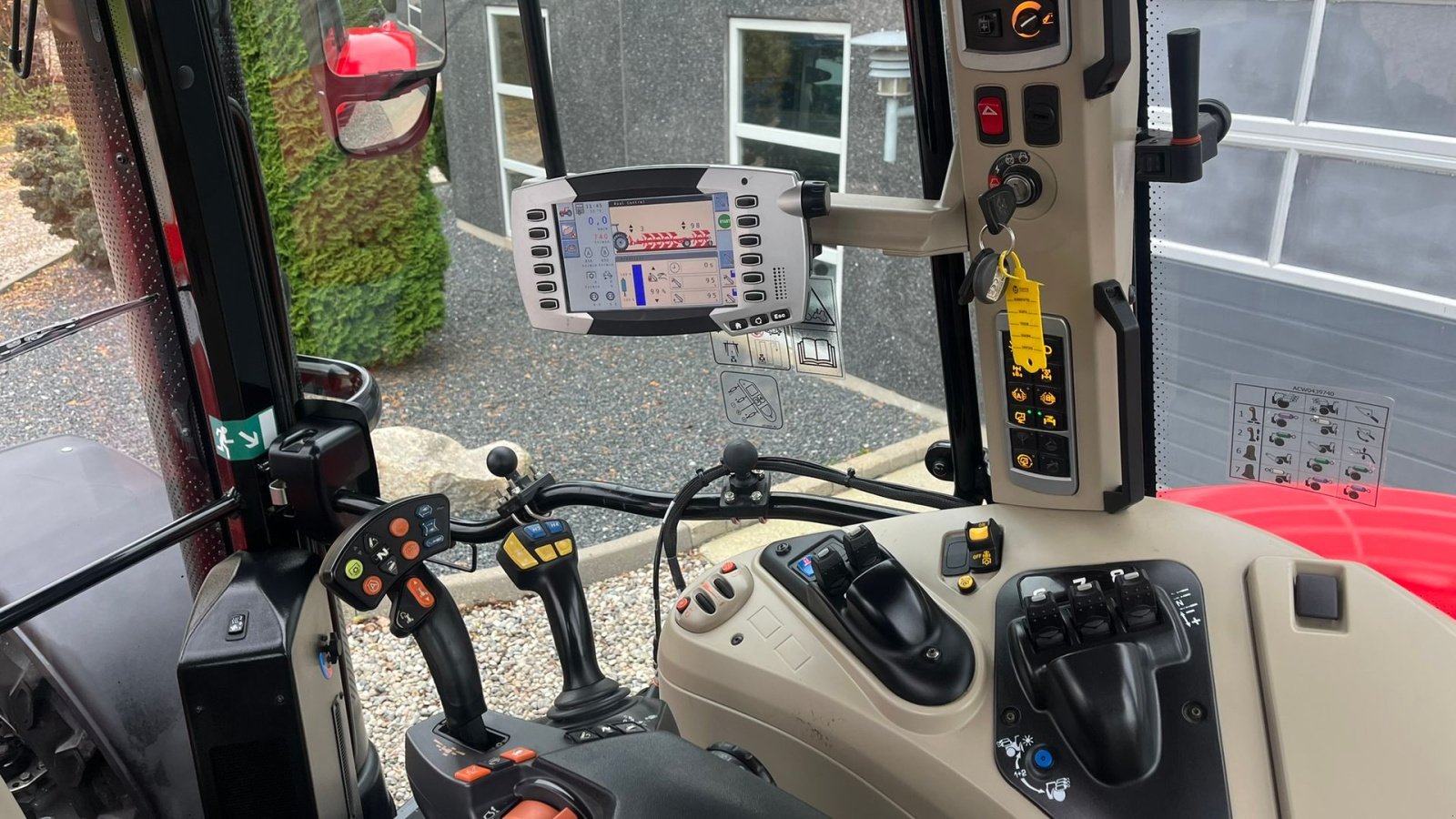 Traktor от тип Massey Ferguson 7726 S DynaVT Med frontlift, Gebrauchtmaschine в Lintrup (Снимка 13)