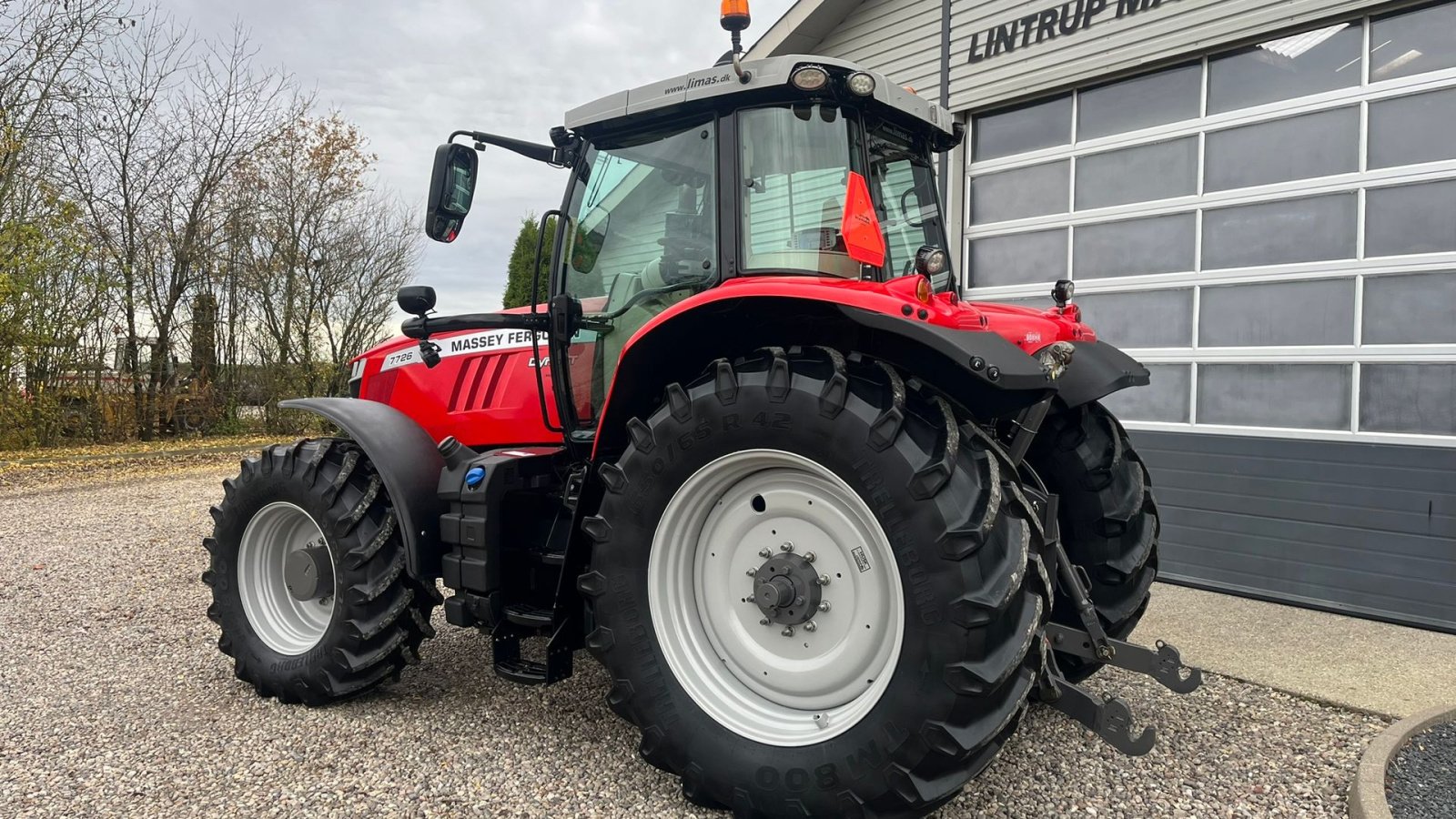 Traktor от тип Massey Ferguson 7726 S DynaVT Med frontlift, Gebrauchtmaschine в Lintrup (Снимка 8)