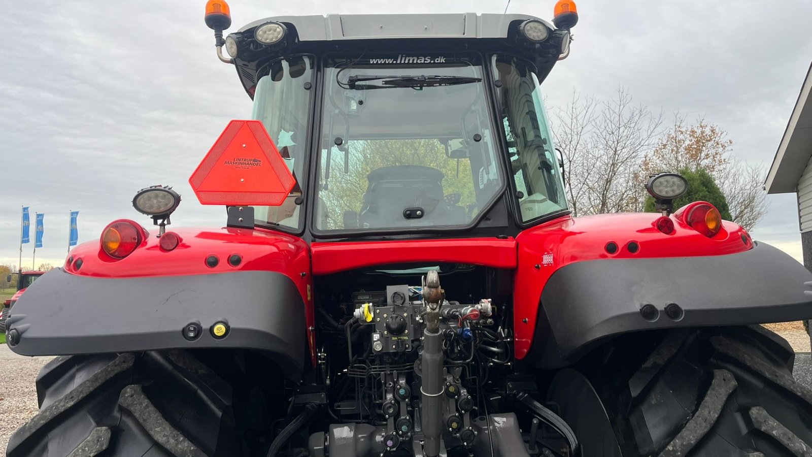 Traktor от тип Massey Ferguson 7726 S DynaVT Med frontlift, Gebrauchtmaschine в Lintrup (Снимка 11)