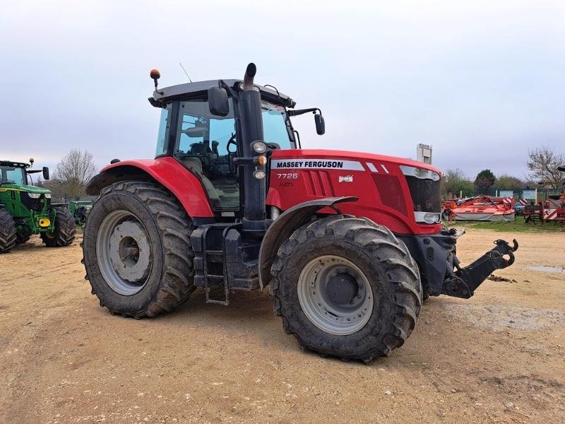 Traktor des Typs Massey Ferguson 7726, Gebrauchtmaschine in SAINT-GERMAIN DU PUY (Bild 2)