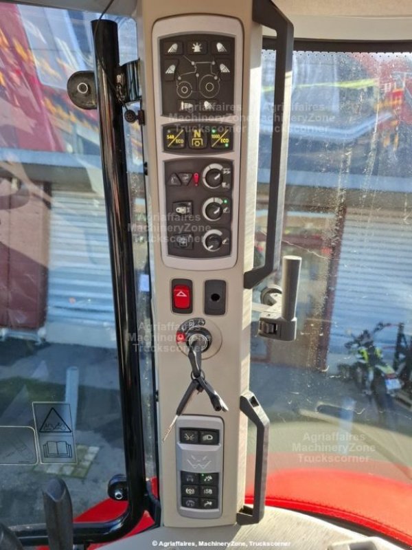 Traktor от тип Massey Ferguson 7S 165, Gebrauchtmaschine в LOMBEZ (Снимка 6)