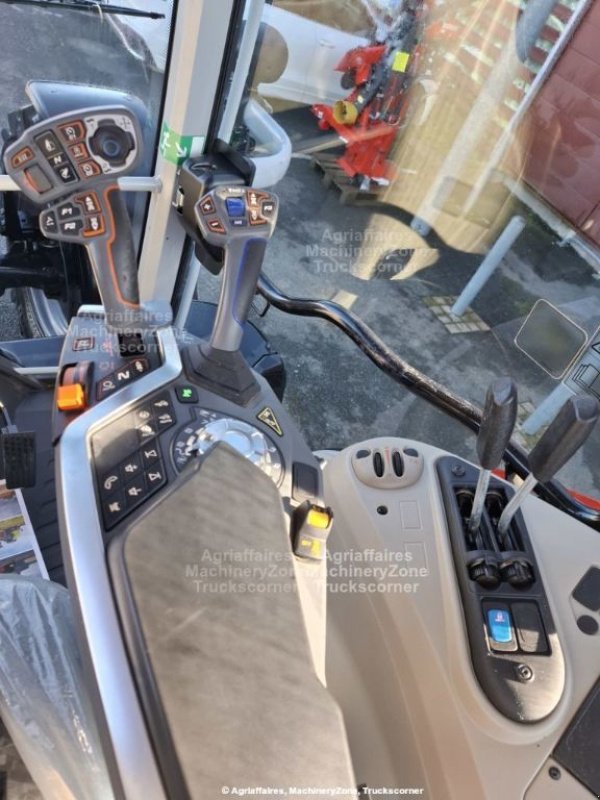 Traktor от тип Massey Ferguson 7S 165, Gebrauchtmaschine в LOMBEZ (Снимка 5)