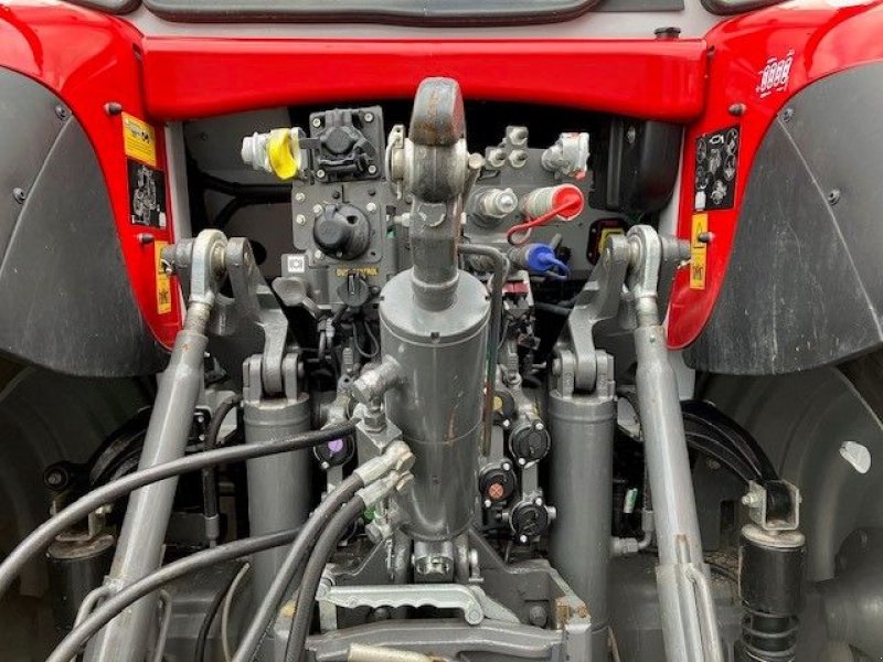 Traktor of the type Massey Ferguson 7S 180 D6 EXCLUSIVE, Gebrauchtmaschine in POUSSAY (Picture 7)