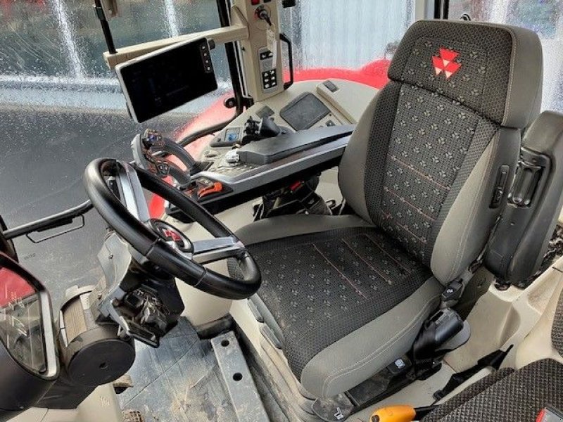 Traktor of the type Massey Ferguson 7S 180 D6 EXCLUSIVE, Gebrauchtmaschine in POUSSAY (Picture 5)